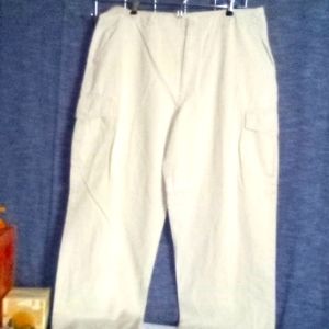 Old Navy Plus Size Women's Cargo Pants/size 18/light tan